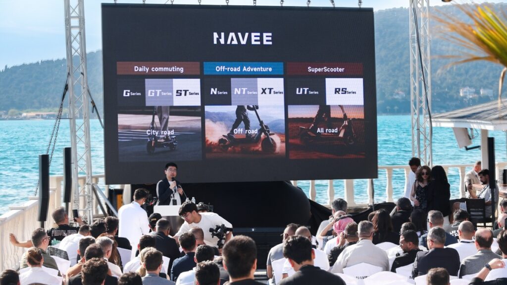 Darren Wang, NAVEE Chief Product Officer,
presents NAVEE’s comprehensive vision for the future of smart mobility